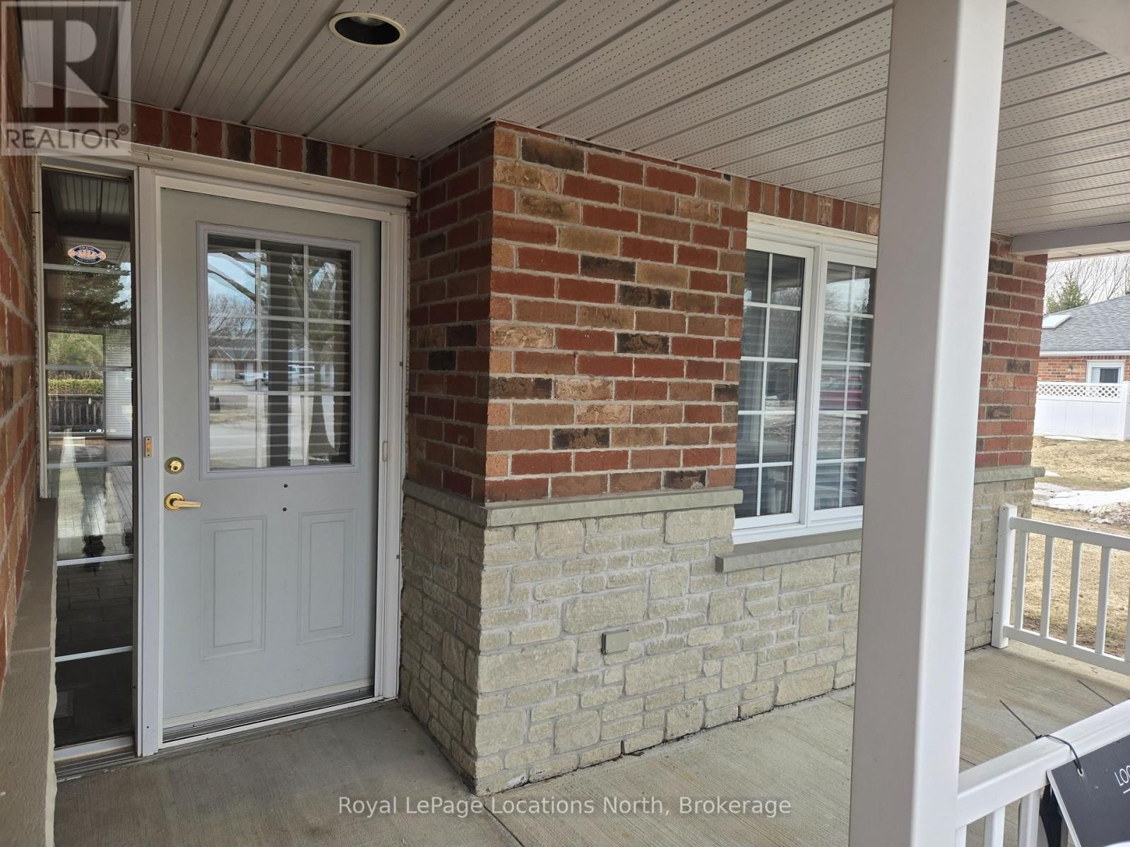 23 - 275 HURON STREET Image 3