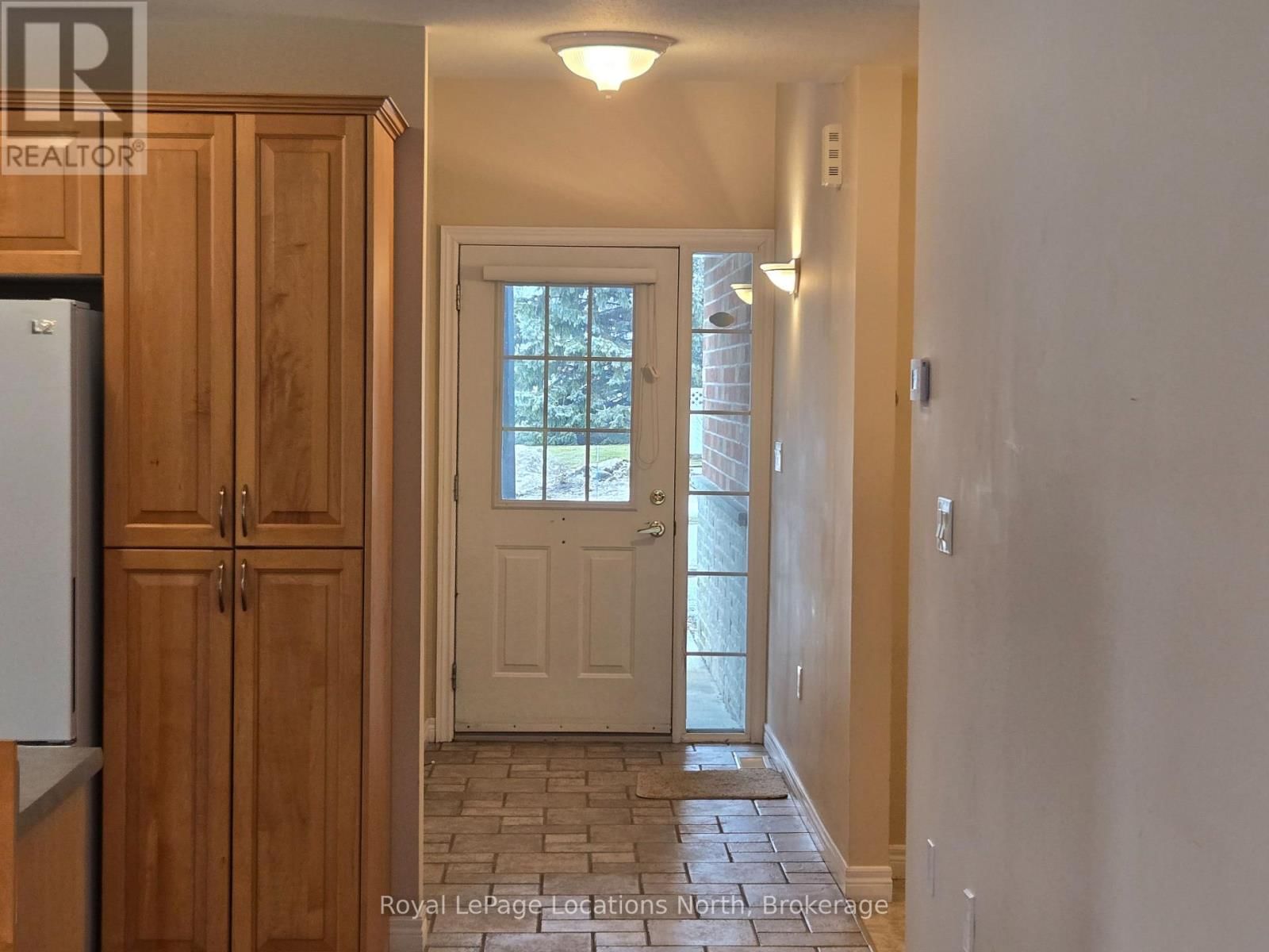 23 - 275 HURON STREET Image 7