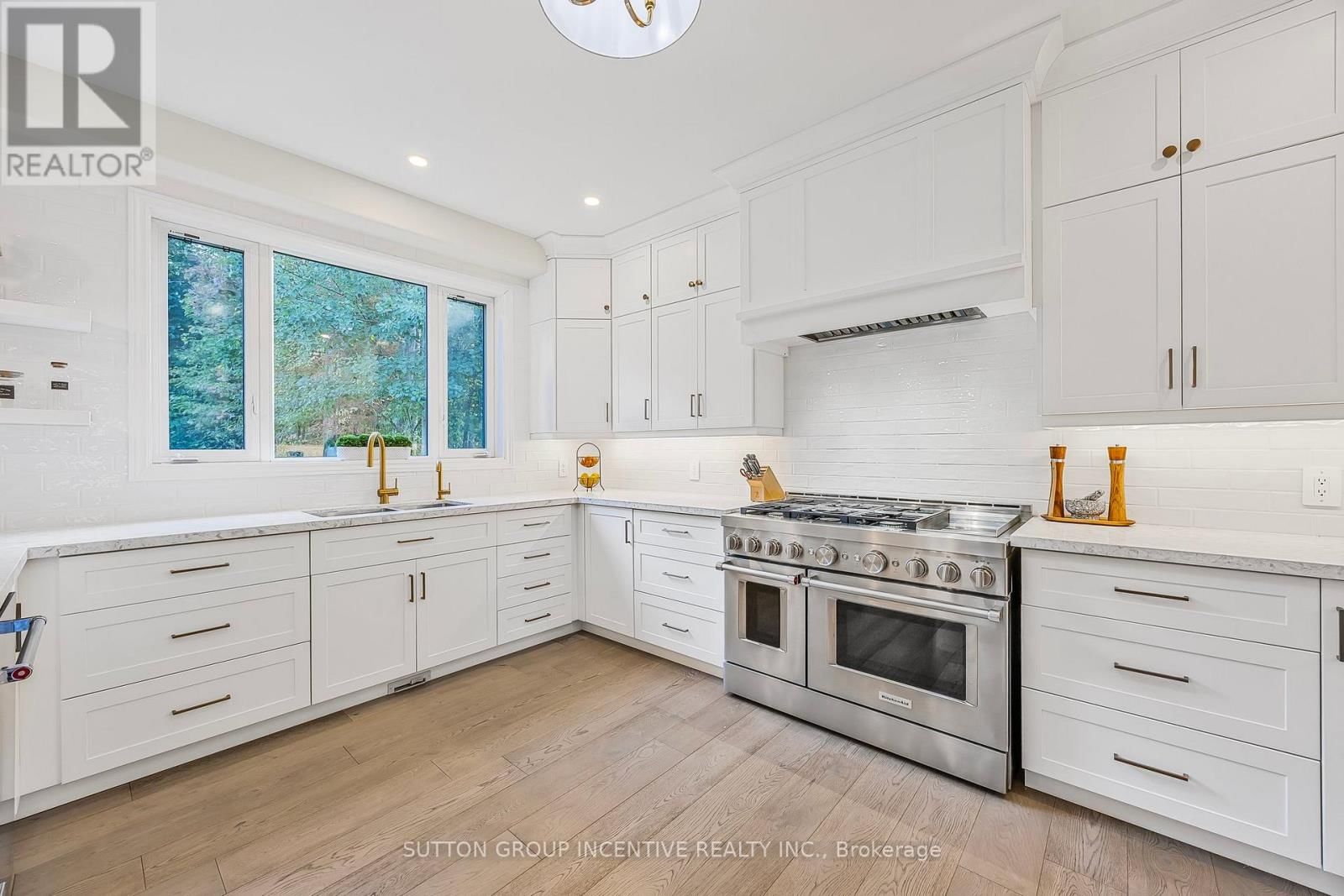 38 LILAC LANE Image 12