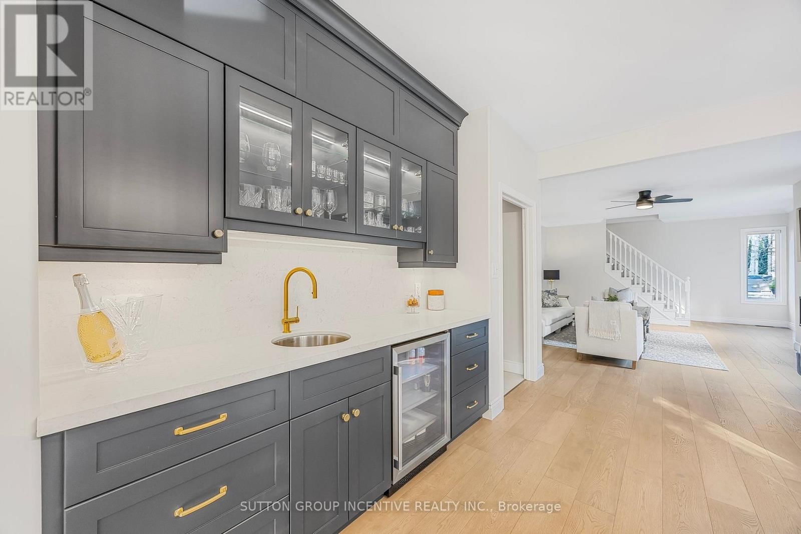 38 LILAC LANE Image 21