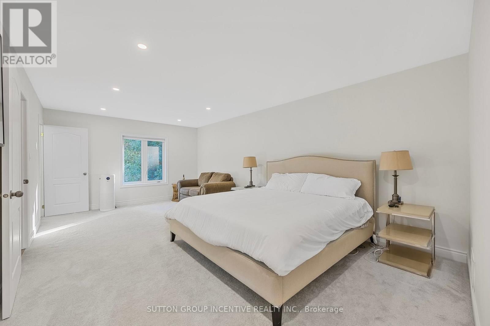 38 LILAC LANE Image 27