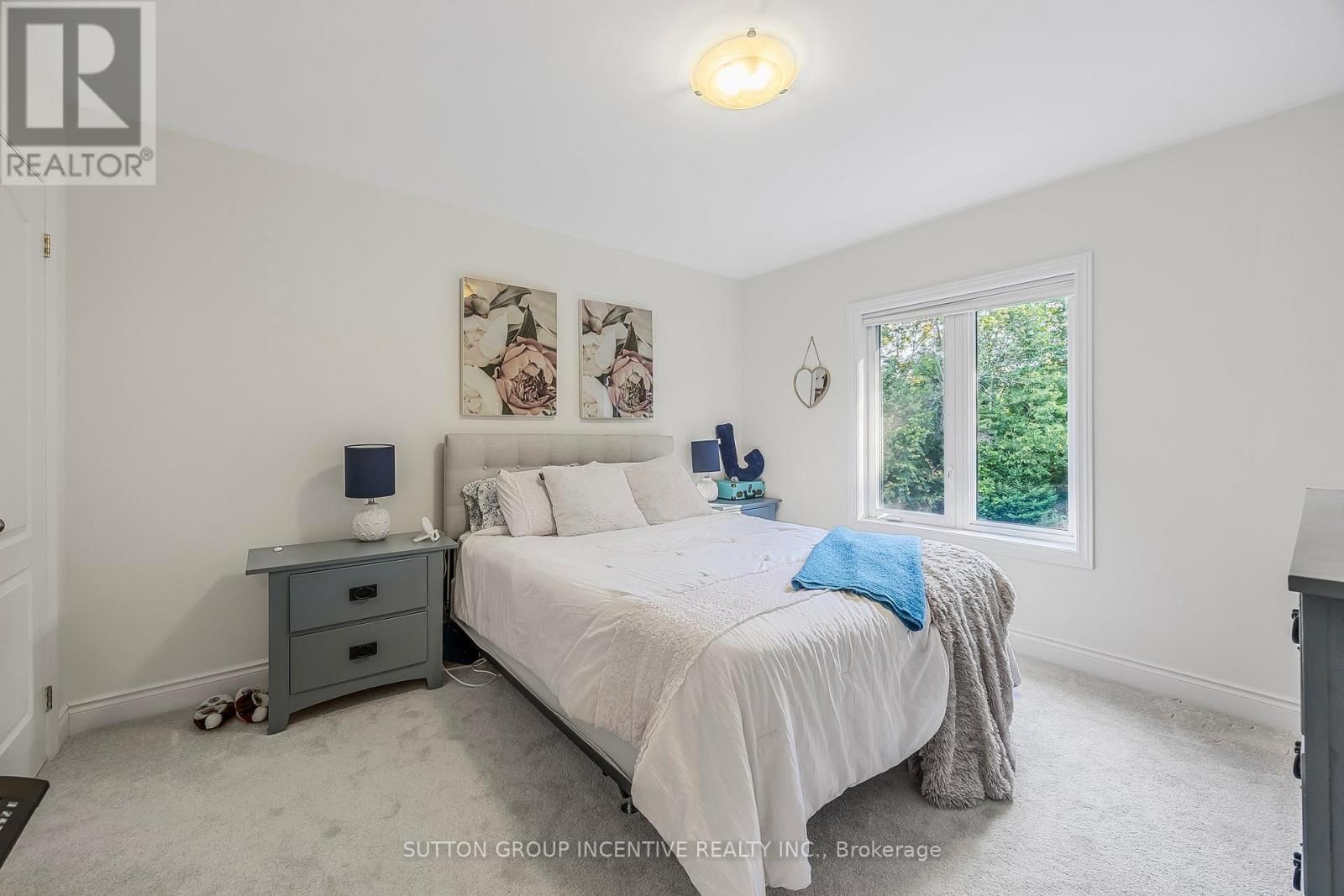 38 LILAC LANE Image 29