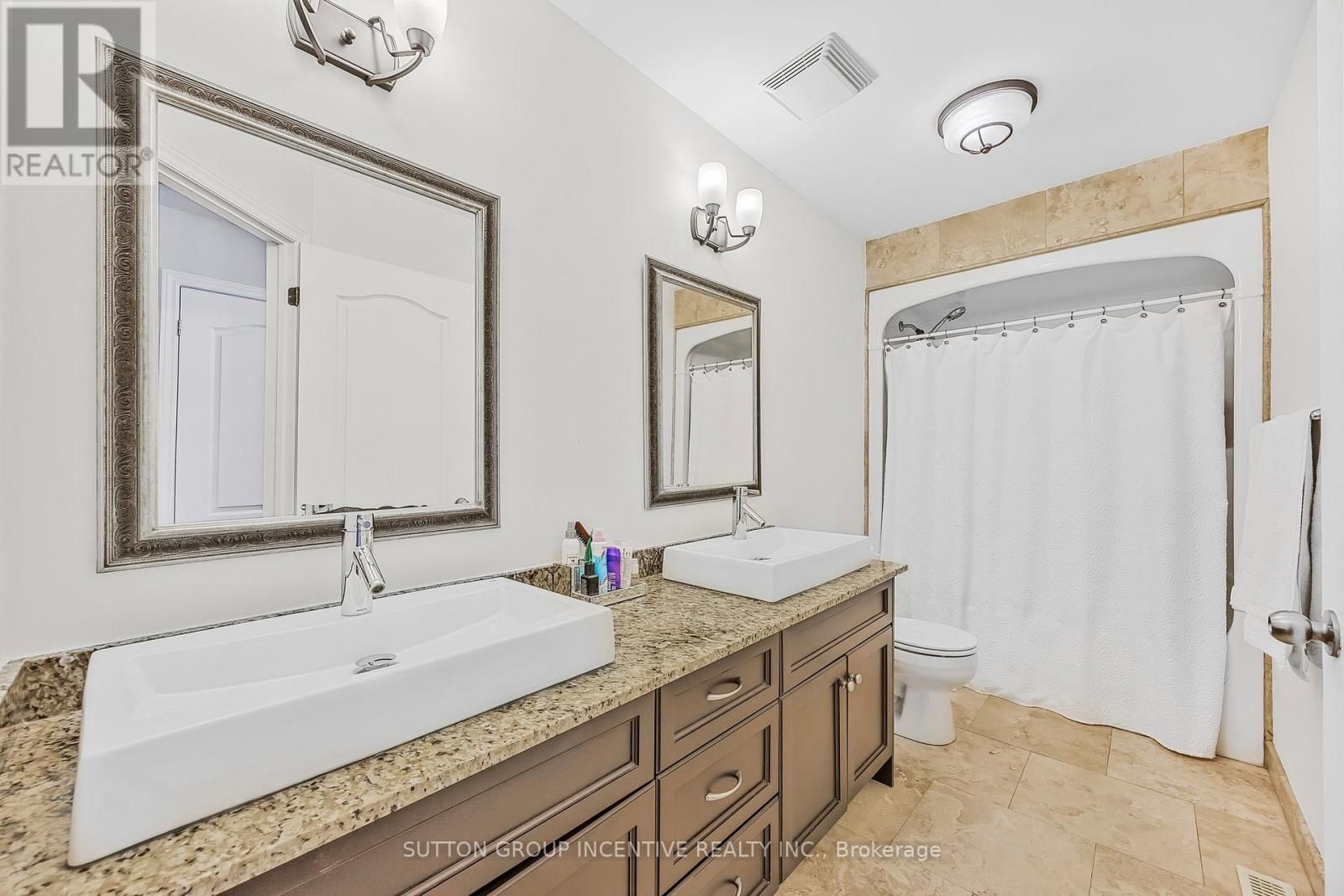 38 LILAC LANE Image 31