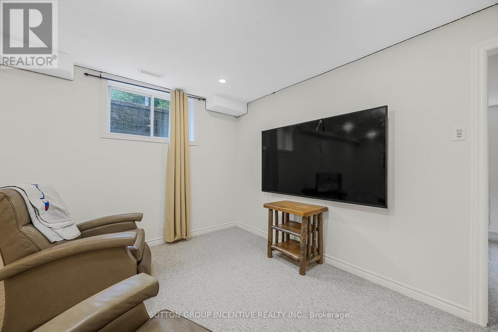 38 LILAC LANE Image 32