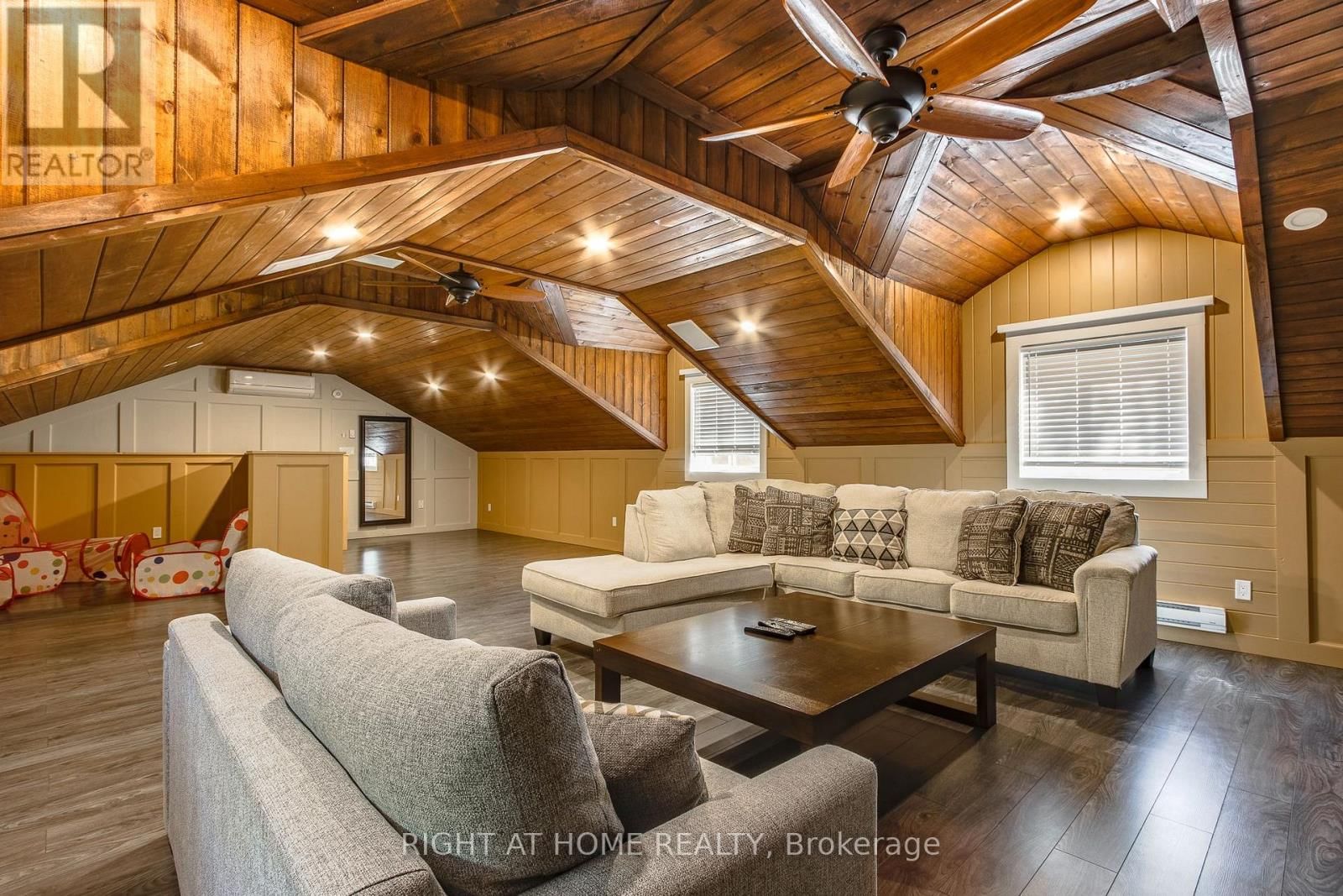 119 TIMCOURT DRIVE Image 24