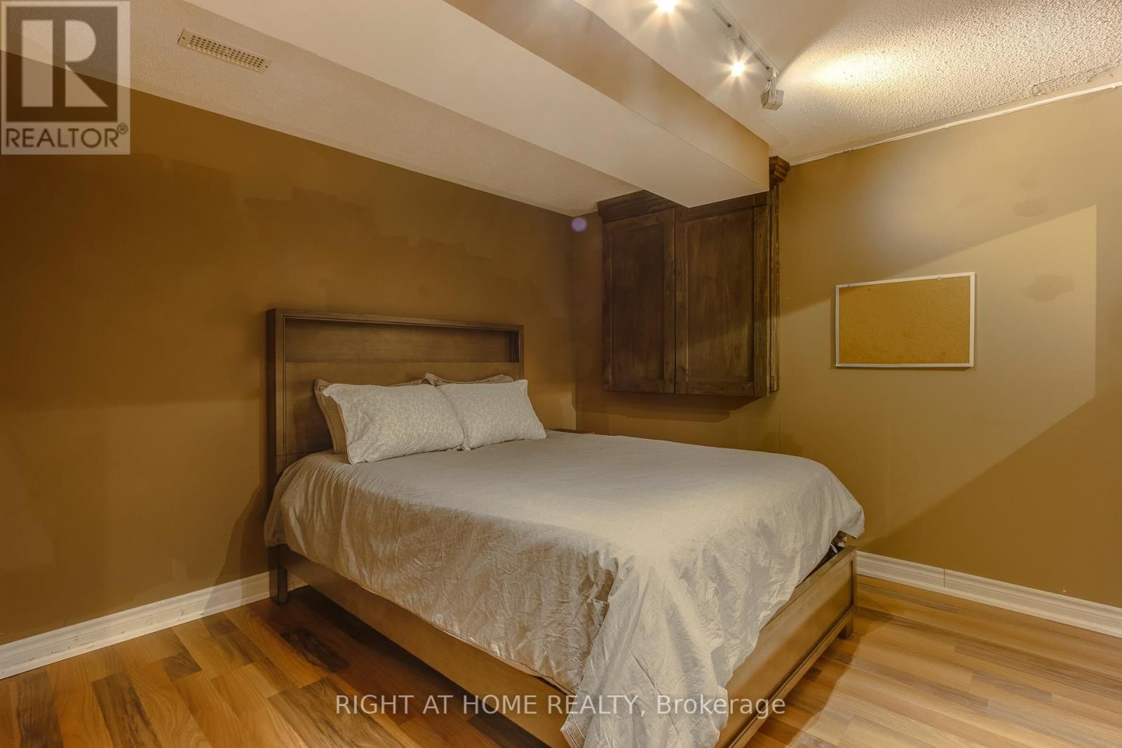 119 TIMCOURT DRIVE Image 25