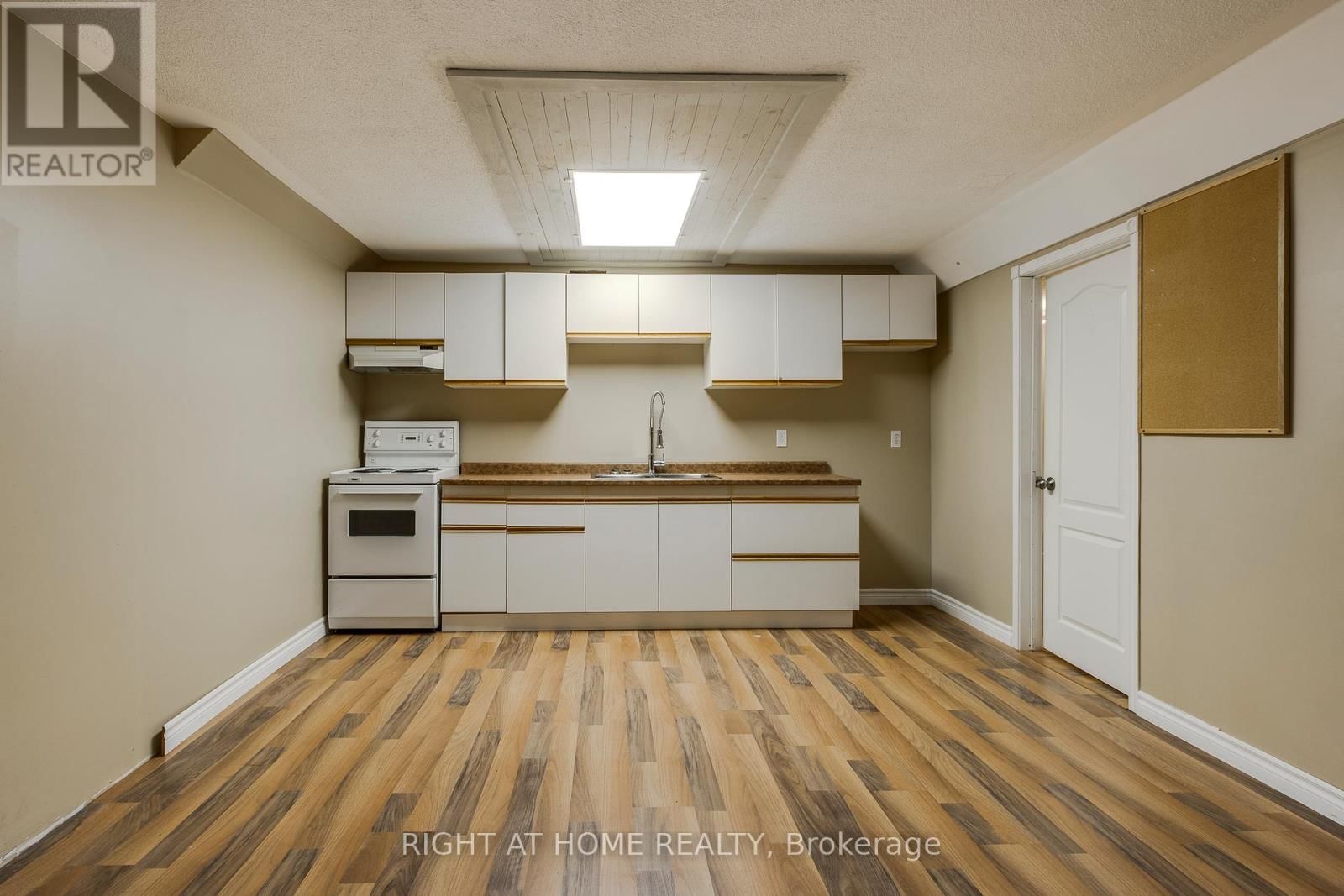 119 TIMCOURT DRIVE Image 28