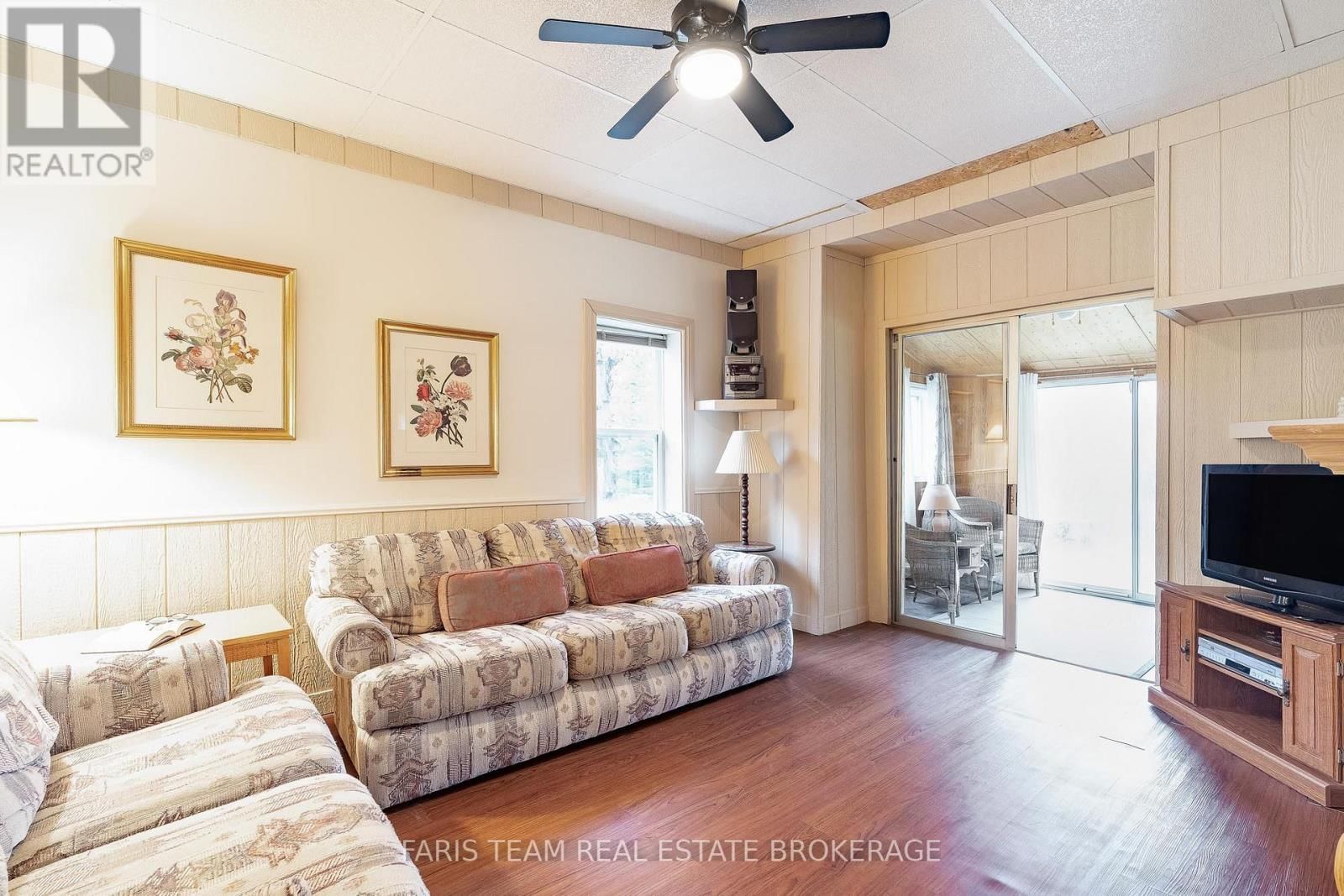 3529 BENNETT AVENUE Image 12