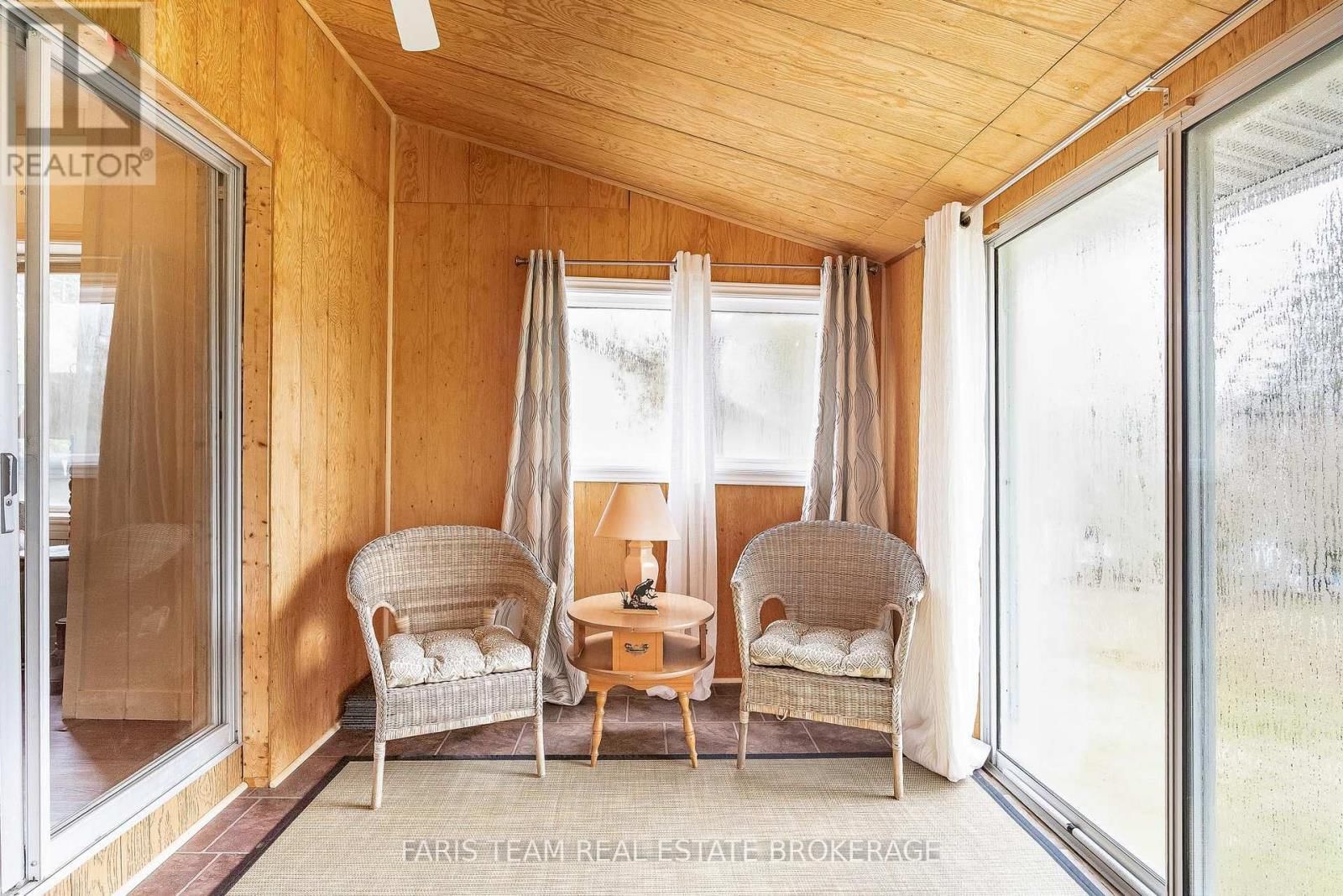 3529 BENNETT AVENUE Image 17