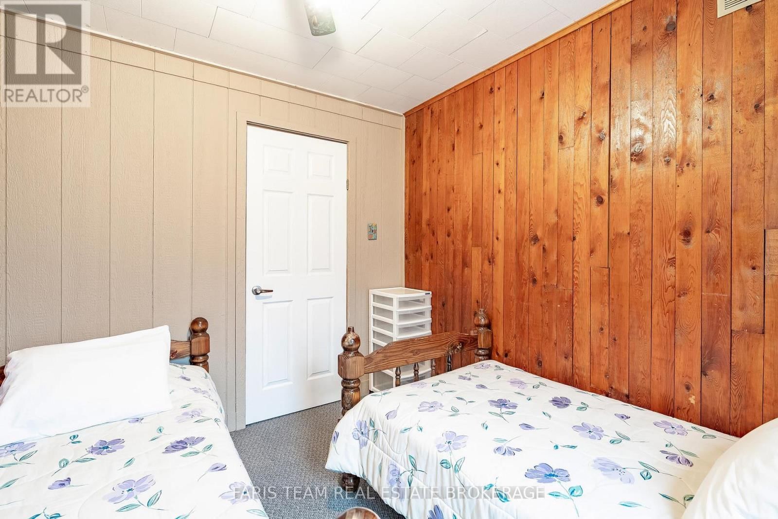 3529 BENNETT AVENUE Image 23