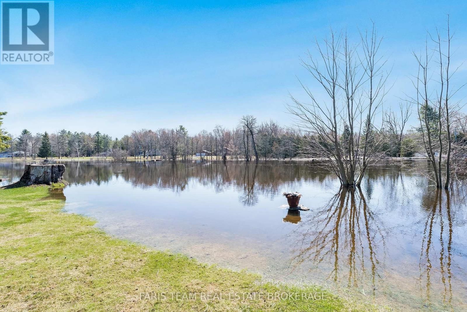 3529 BENNETT AVENUE Image 28