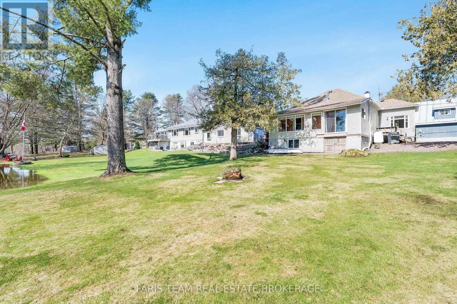 3529 BENNETT AVENUE Image 30