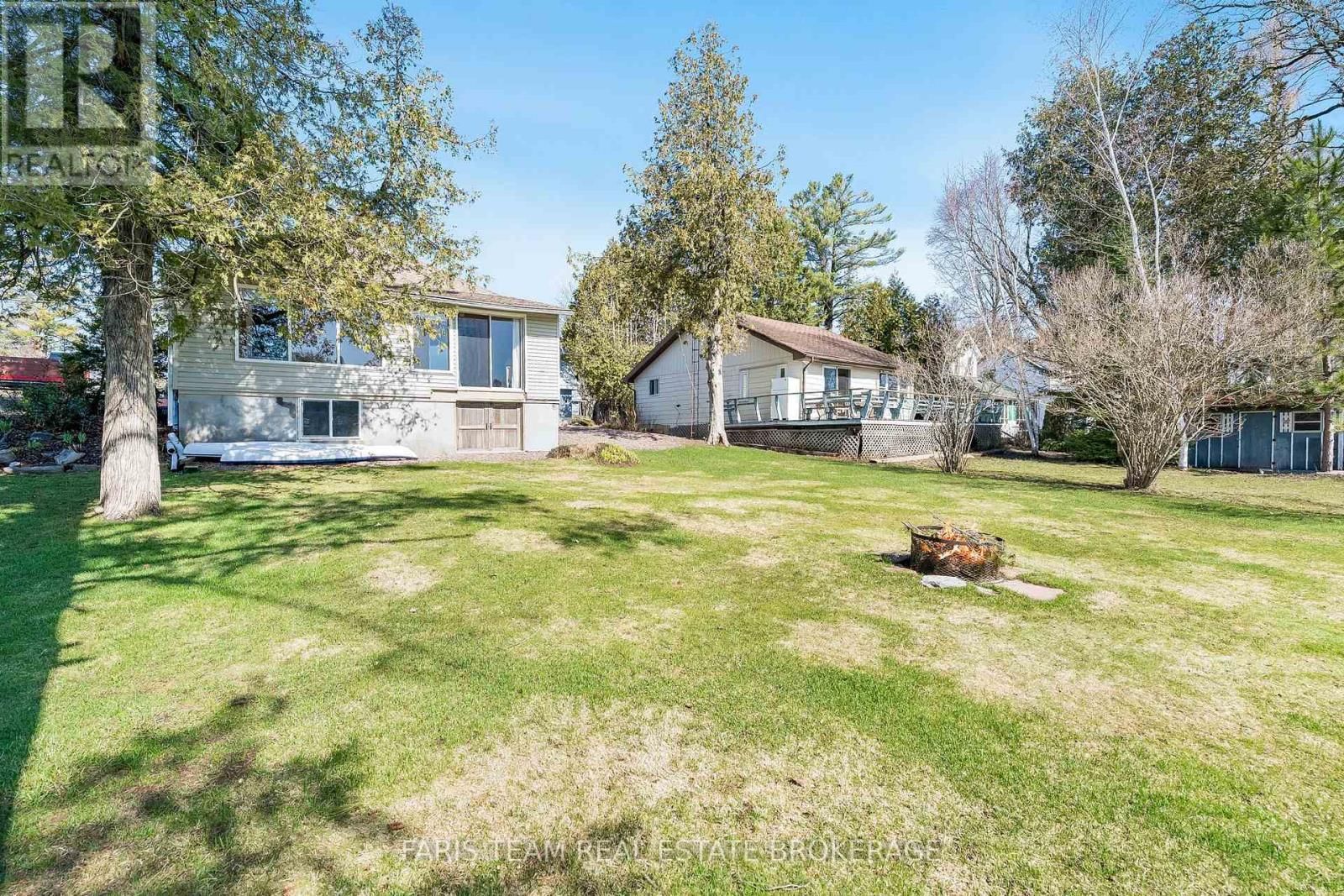 3529 BENNETT AVENUE Image 31