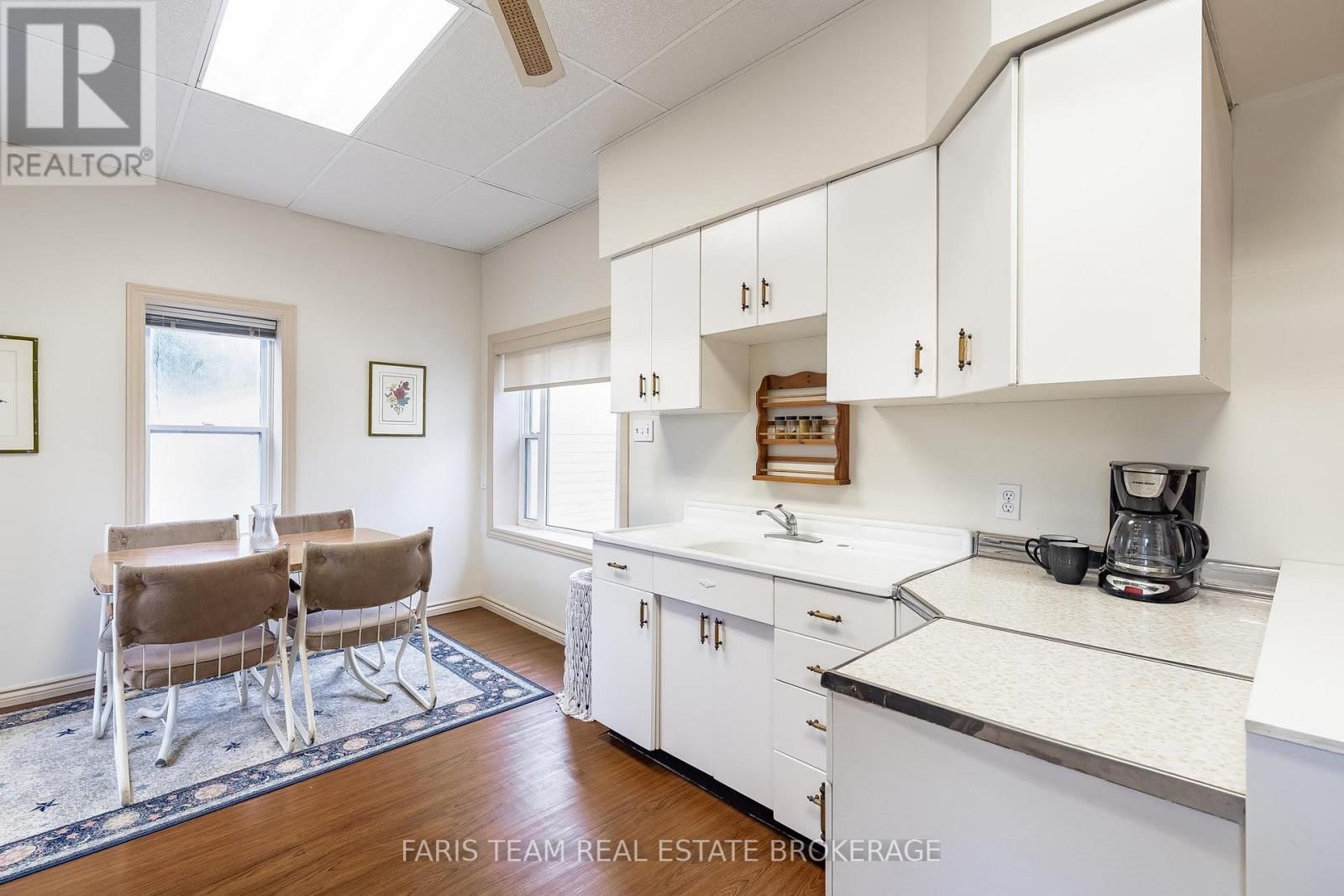 3529 BENNETT AVENUE Image 7