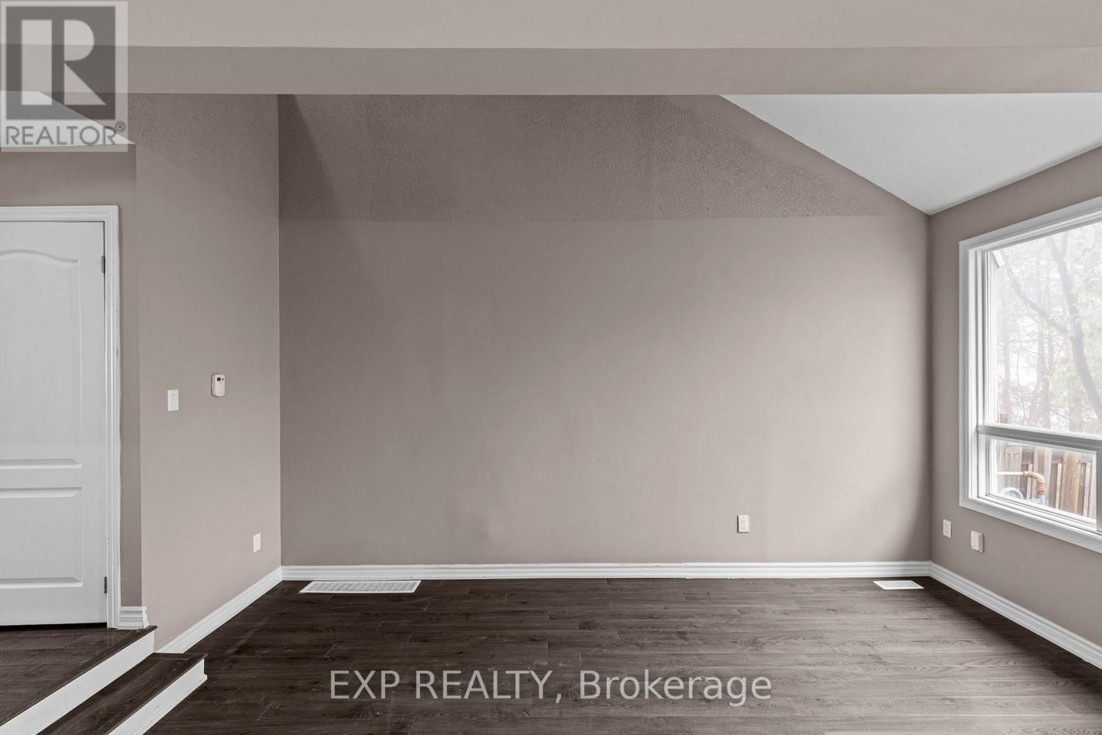 12 - 12 LANKIN BOULEVARD Image 10