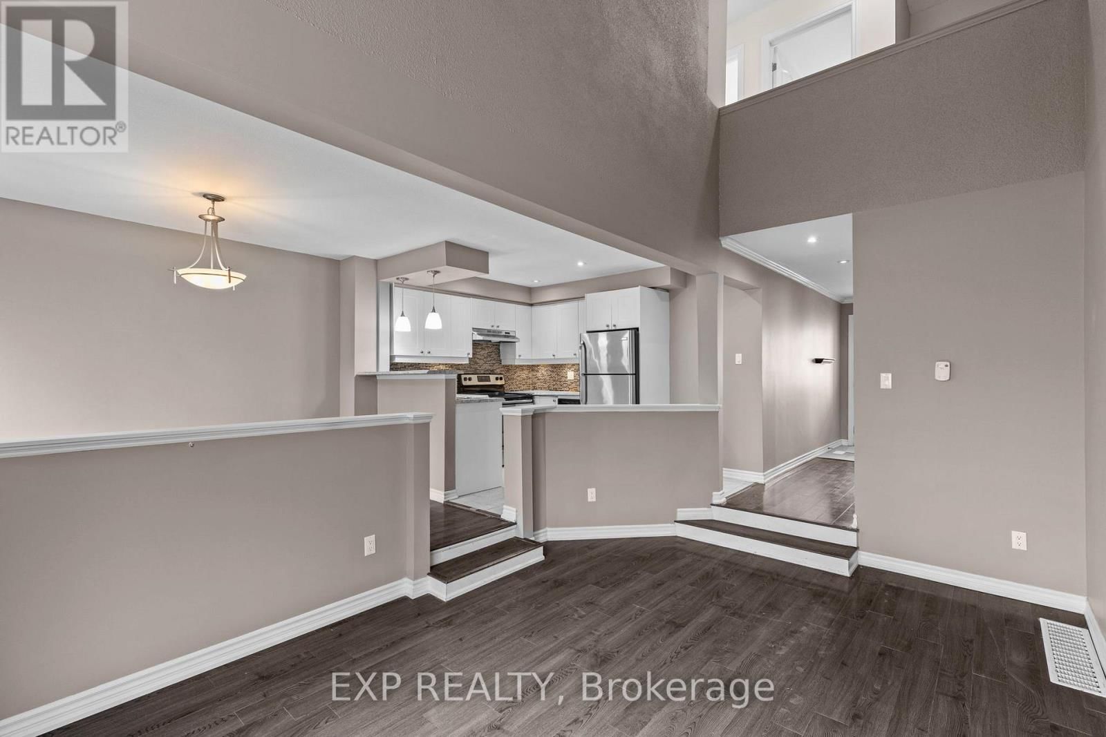 12 - 12 LANKIN BOULEVARD Image 14