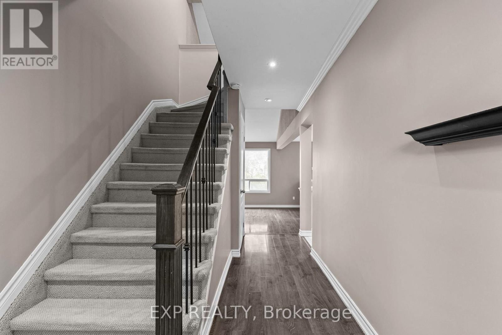 12 - 12 LANKIN BOULEVARD Image 3