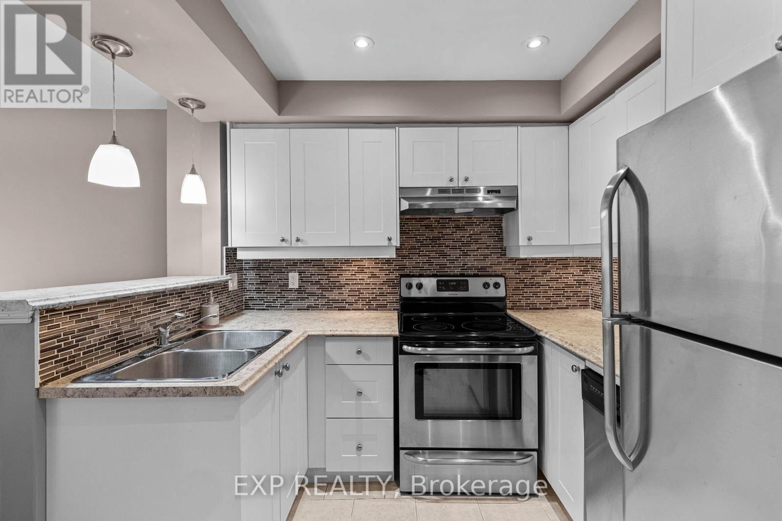 12 - 12 LANKIN BOULEVARD Image 4