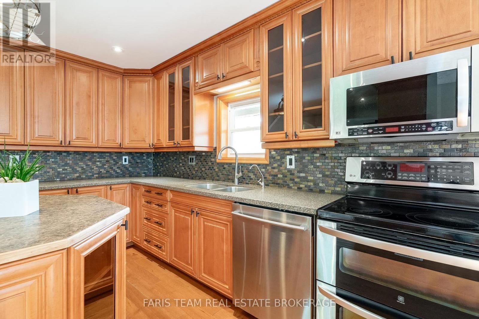 104 KNOX ROAD EAST Image 10