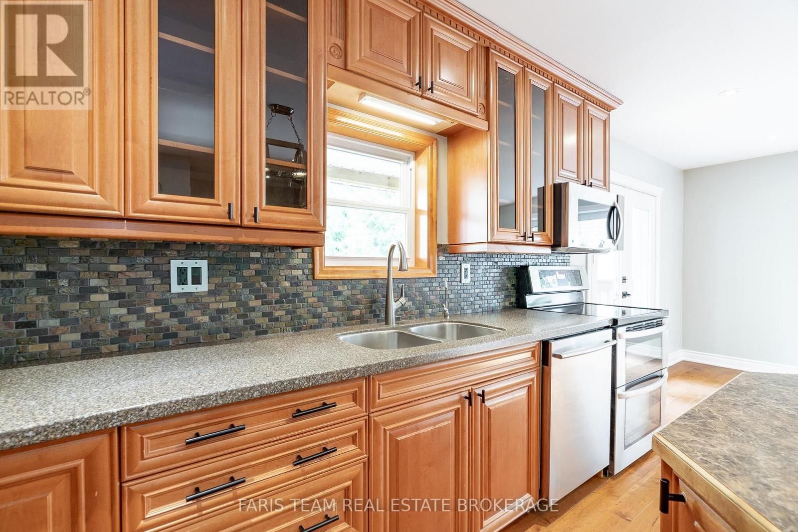 104 KNOX ROAD EAST Image 13