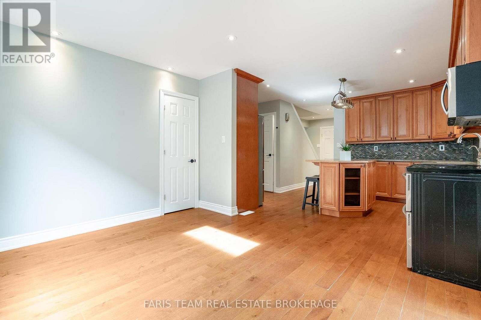 104 KNOX ROAD EAST Image 15