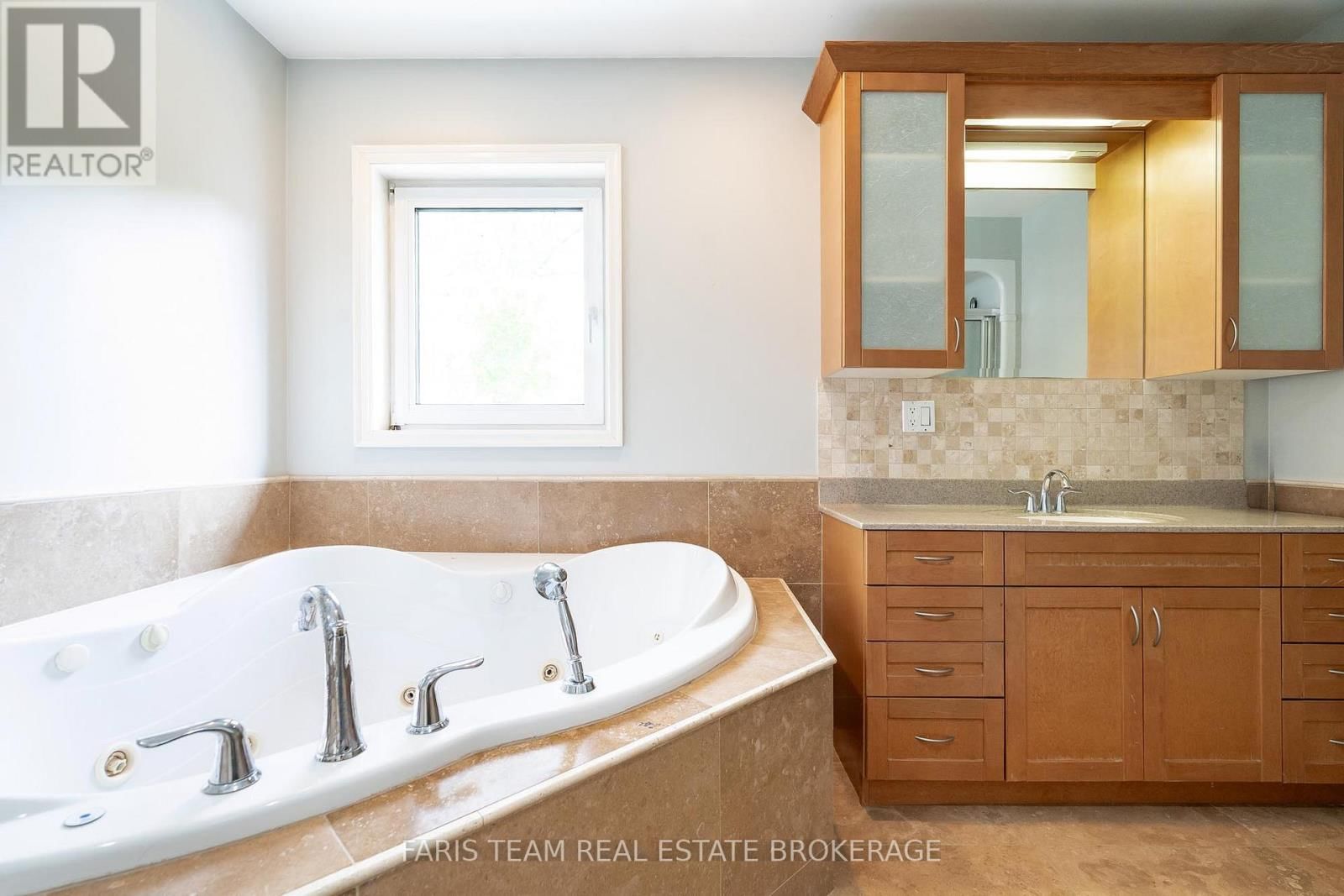 104 KNOX ROAD EAST Image 29