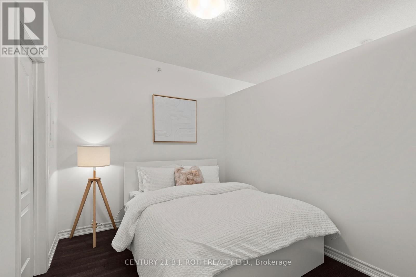 204 - 40 FERNDALE DRIVE SOUTH Image 10