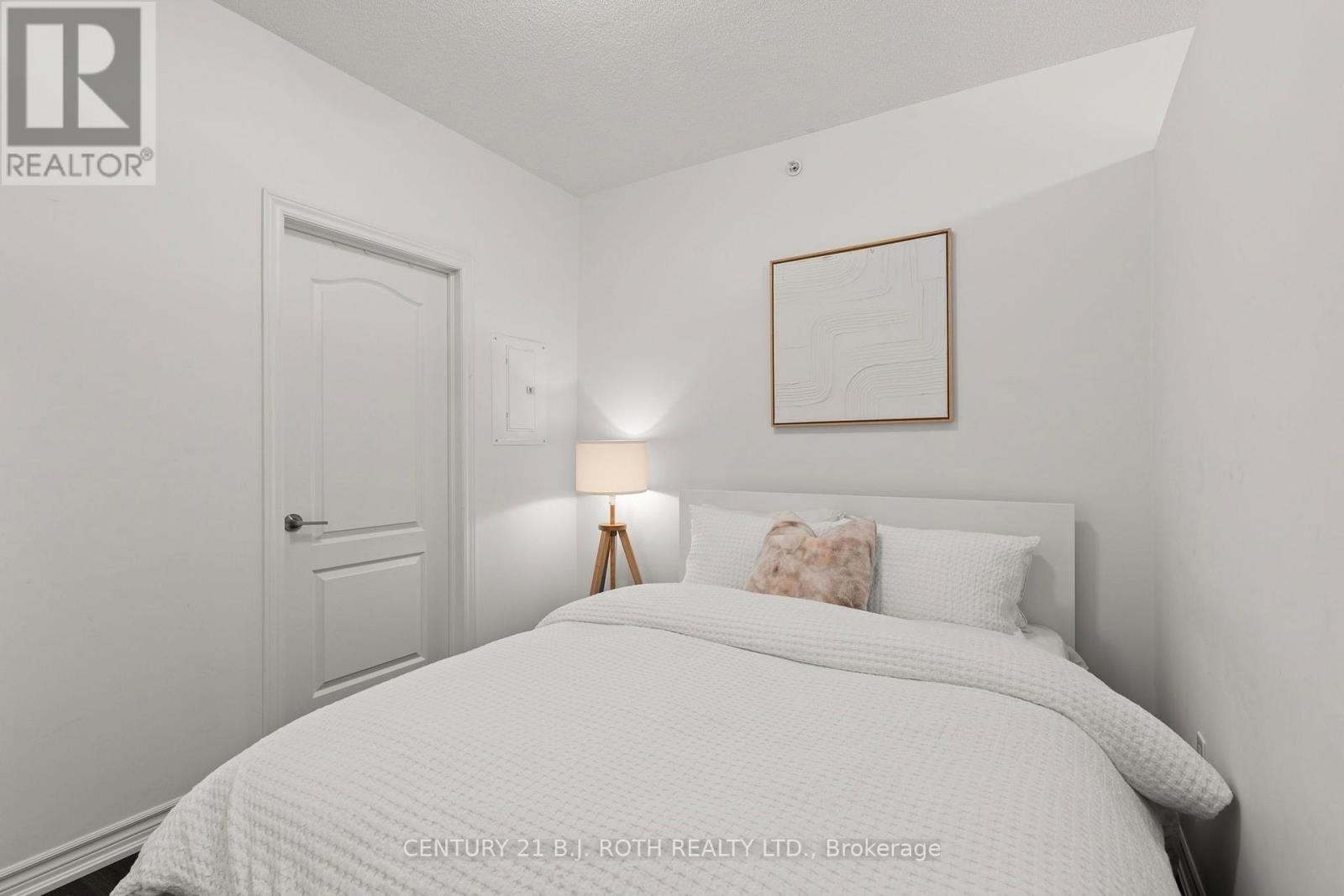 204 - 40 FERNDALE DRIVE SOUTH Image 11