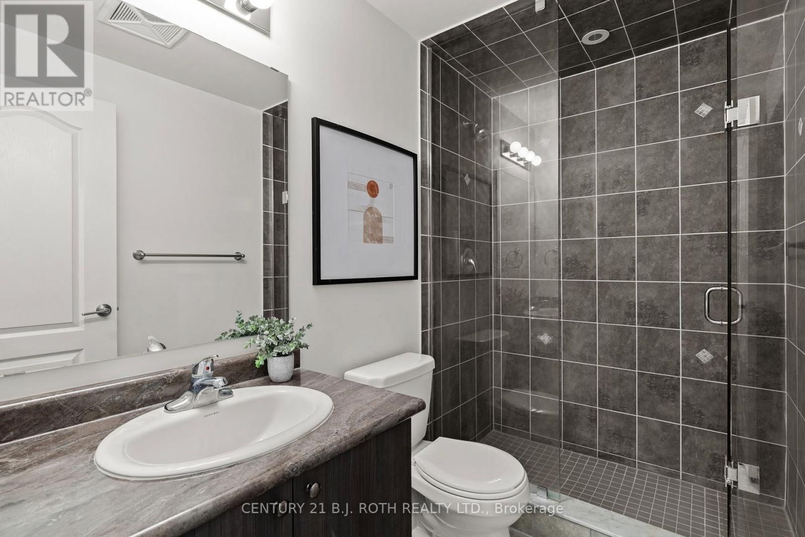 204 - 40 FERNDALE DRIVE SOUTH Image 12