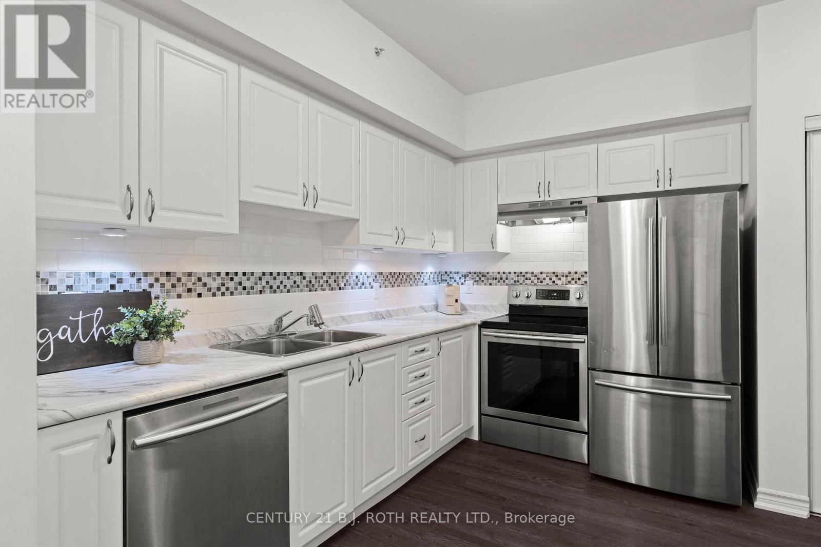 204 - 40 FERNDALE DRIVE SOUTH Image 4