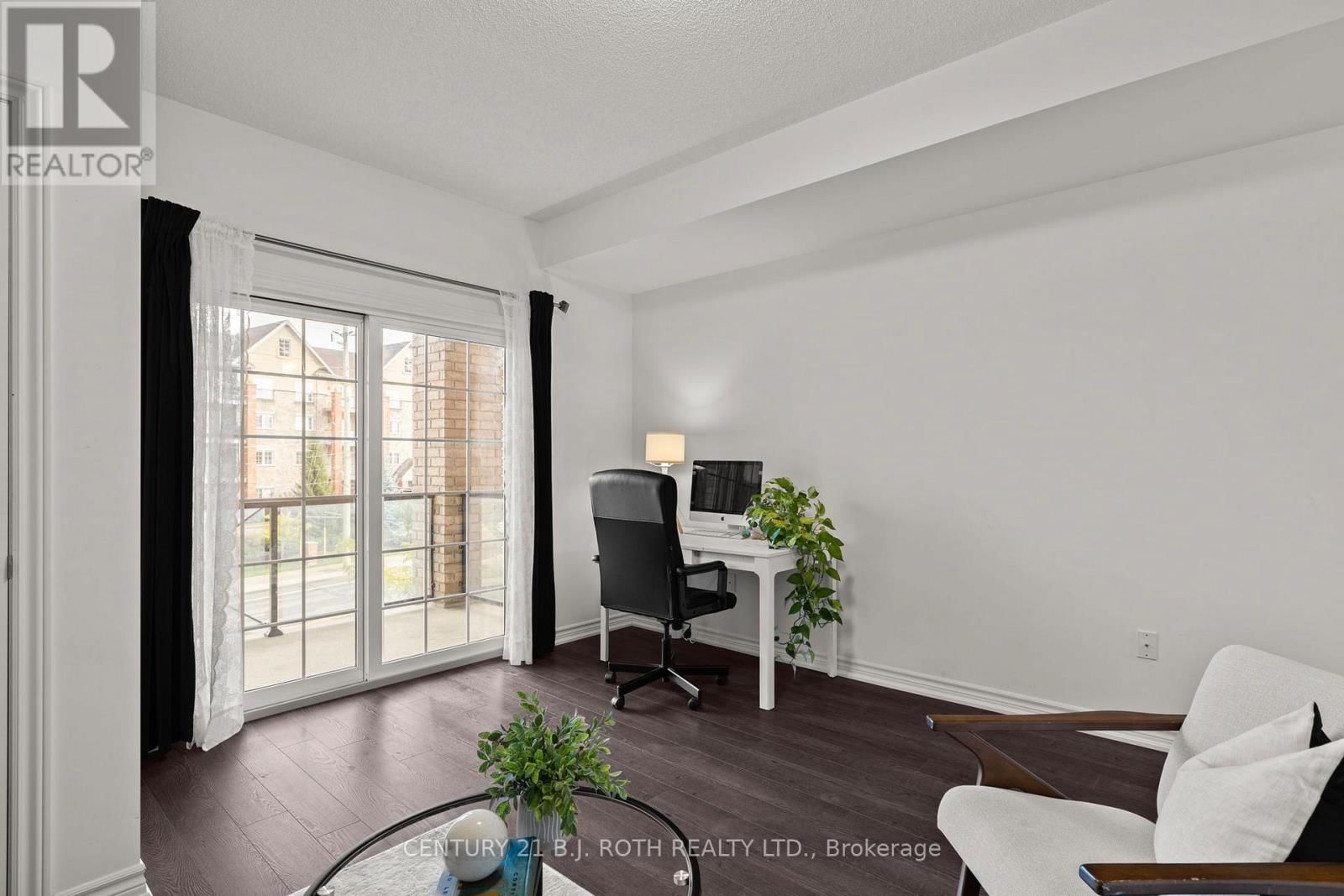 204 - 40 FERNDALE DRIVE SOUTH Image 9