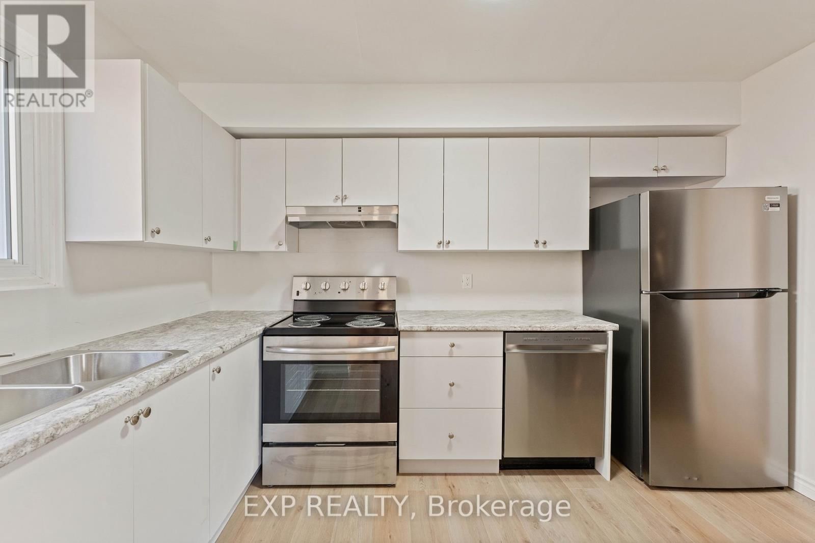 10 KINGS COURT Image 1