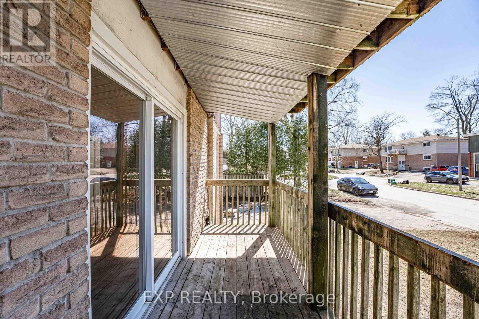 10 KINGS COURT Image 10