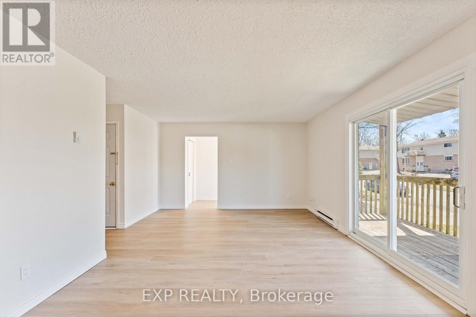 10 KINGS COURT Image 4