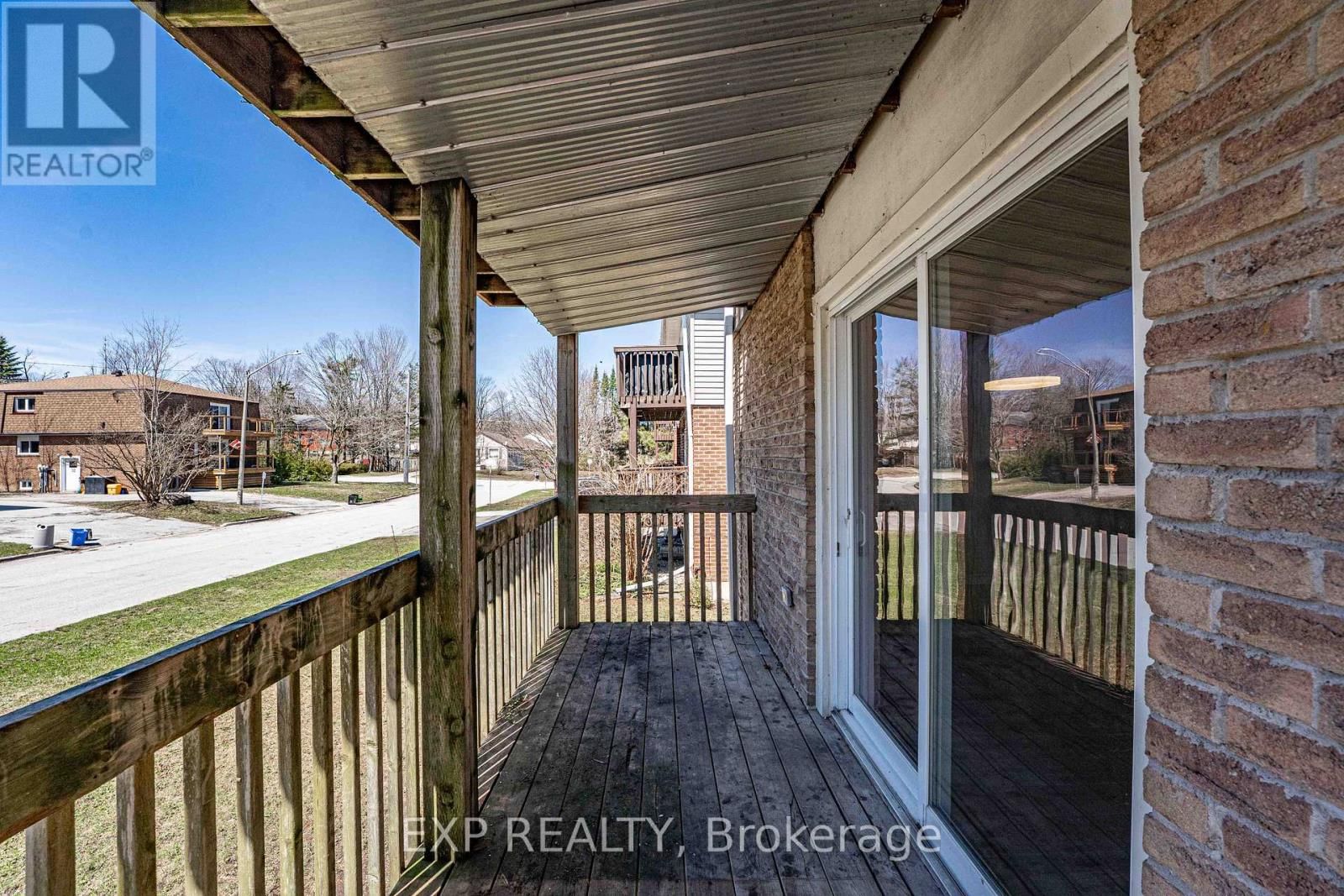 10 KINGS COURT Image 9