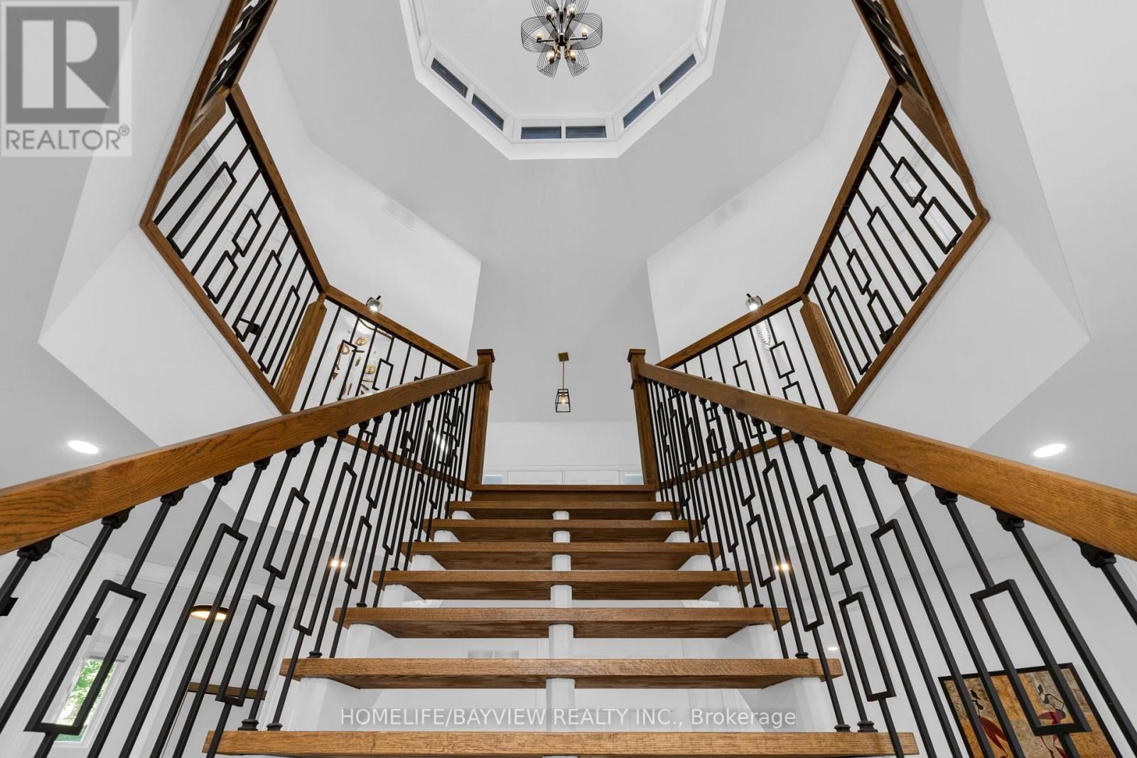 23 COUNTRY CLUB LANE Image 30