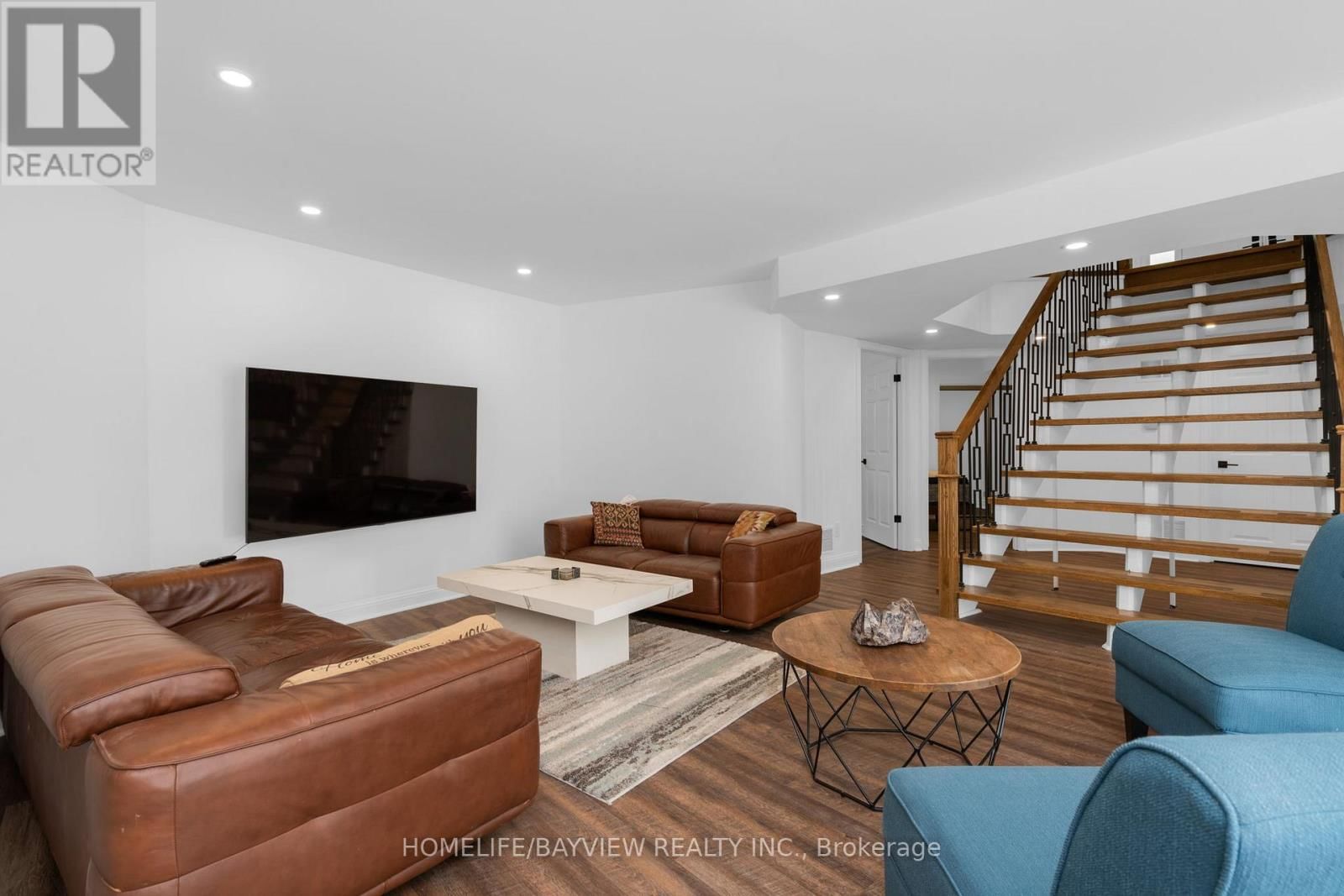 23 COUNTRY CLUB LANE Image 32