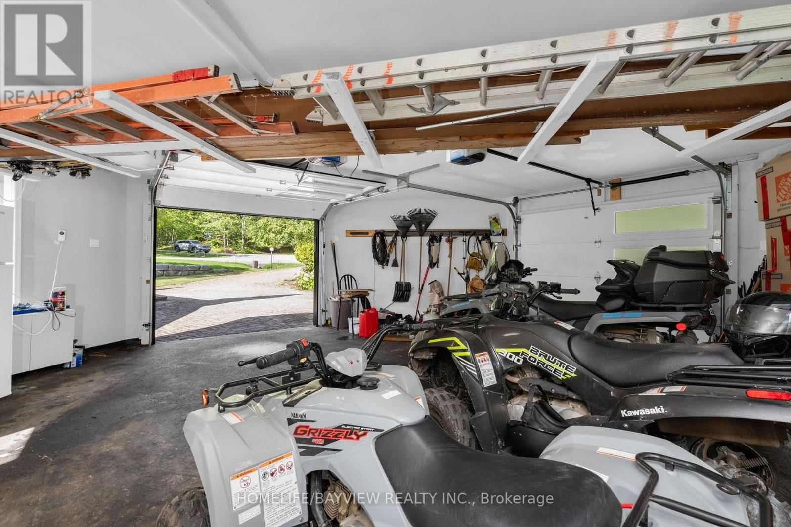 23 COUNTRY CLUB LANE Image 42