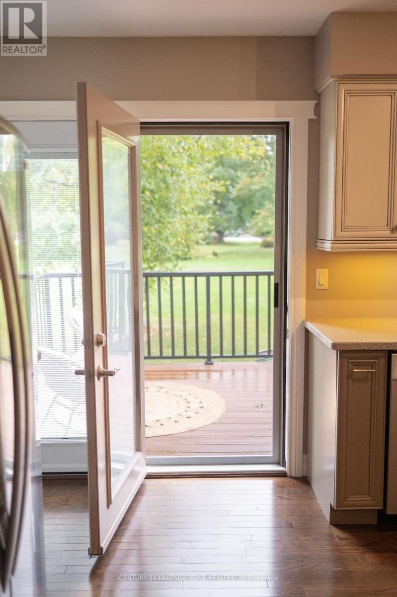 27 THICKETWOOD PLACE Image 13