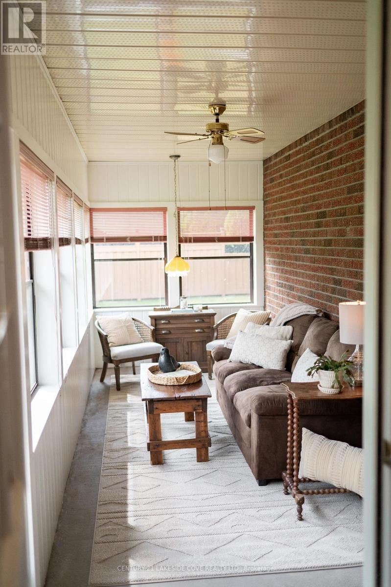 27 THICKETWOOD PLACE Image 15