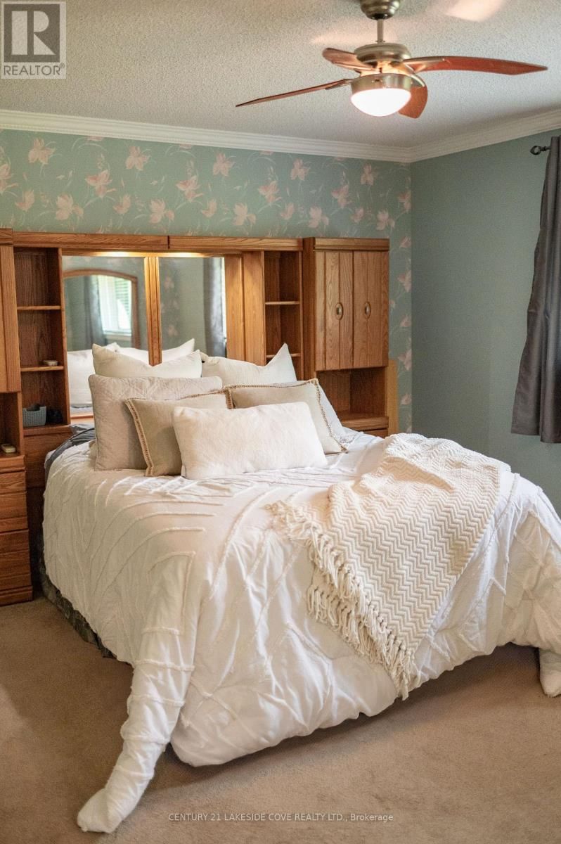 27 THICKETWOOD PLACE Image 16