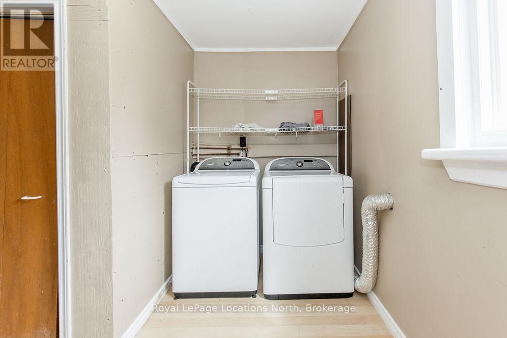 221 SPRUCE STREET Image 16