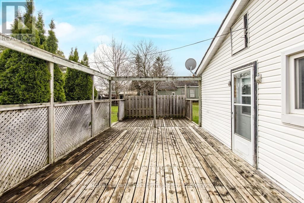 221 SPRUCE STREET Image 22