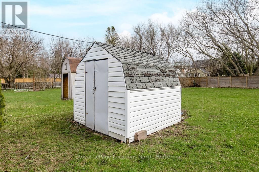 221 SPRUCE STREET Image 25