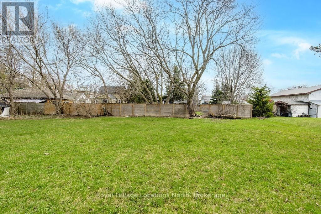 221 SPRUCE STREET Image 26