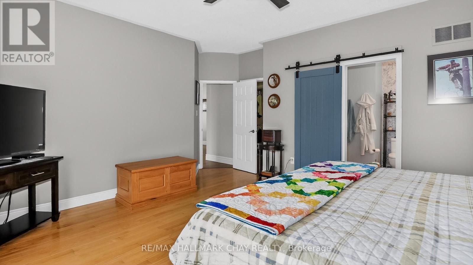 205 COUNTRY LANE Image 18