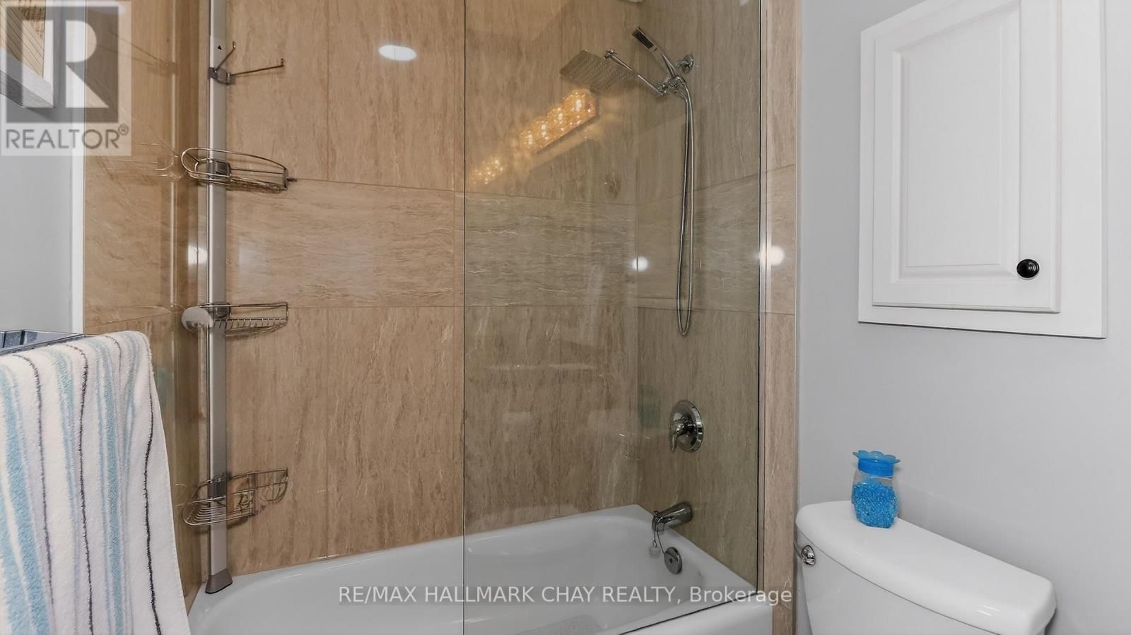 205 COUNTRY LANE Image 25