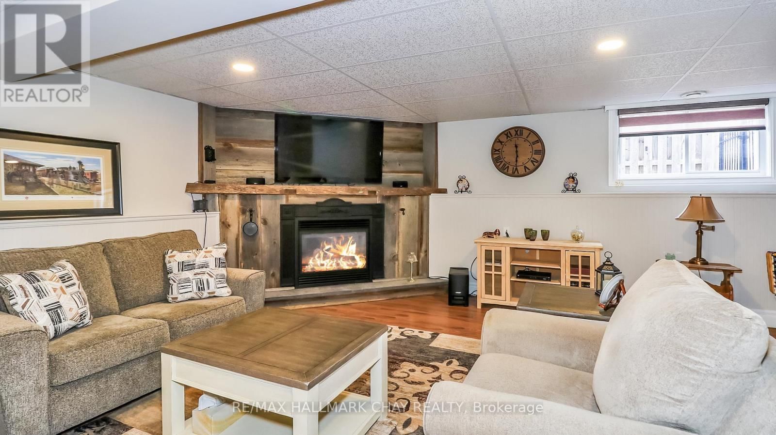 205 COUNTRY LANE Image 26