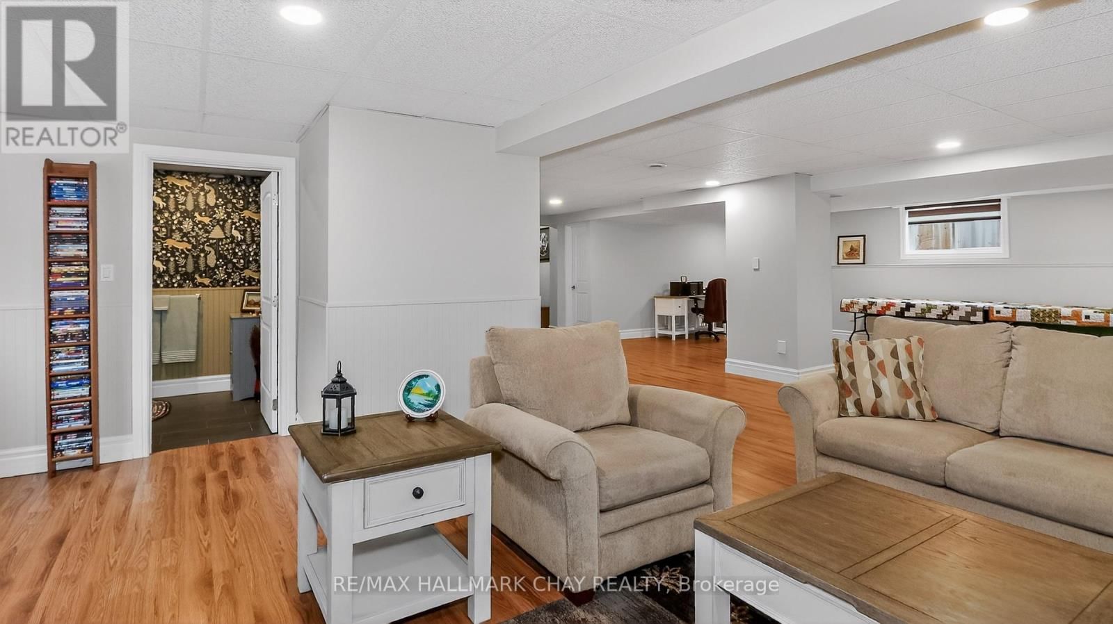 205 COUNTRY LANE Image 28