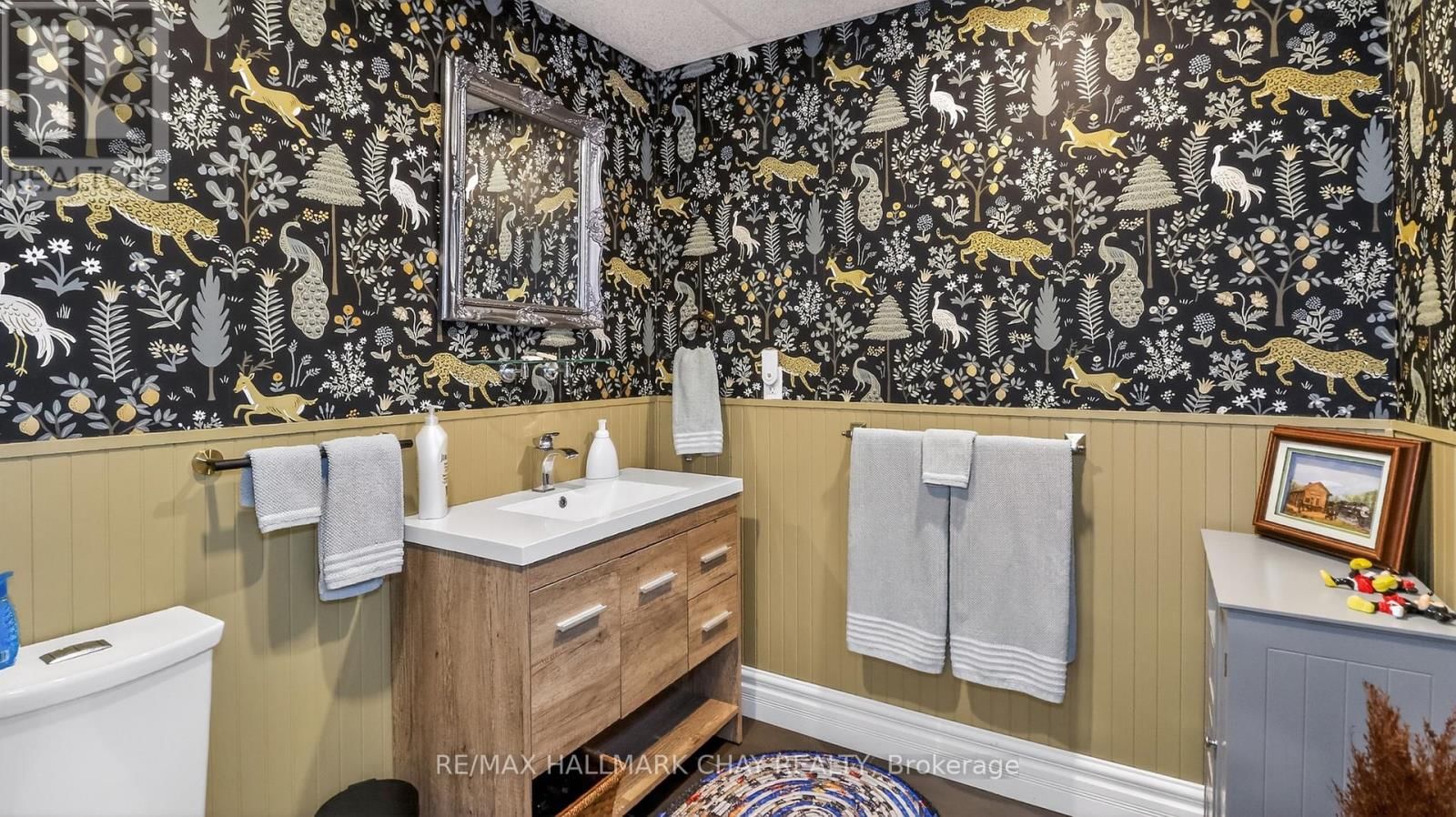 205 COUNTRY LANE Image 29